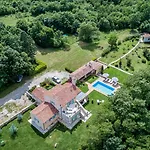 Villa Lipa *