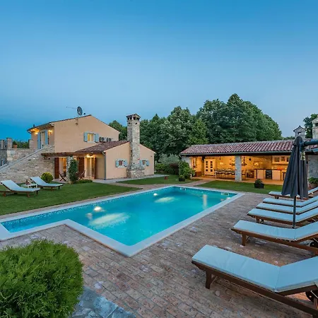 Lipa Villa