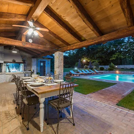 Lipa Villa *