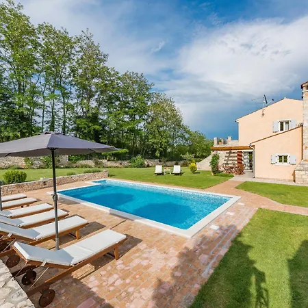 Villa Lipa *
